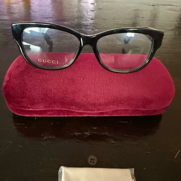 Gucci Eye Wear!!! Soldout everywhere - Picture 5 of 13